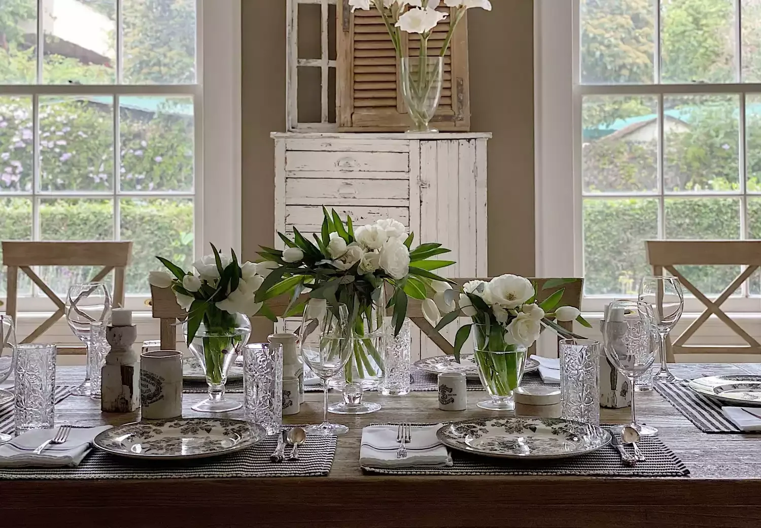 34 Stunning Tablescape Ideas to Transform Your Dining Experience All Year Long Farmhouse Tablescape