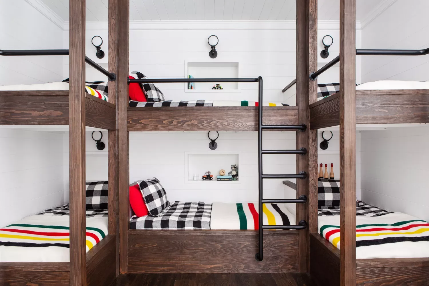 25 Amazing Bunk Room Designs That Work for Every Age 2 Farmhouse