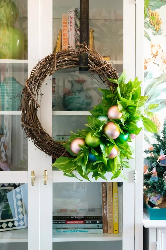 75 Stunning DIY Holiday Wreath Ideas to Transform Every Space in Your Home 38 Faux Botanical Wreath