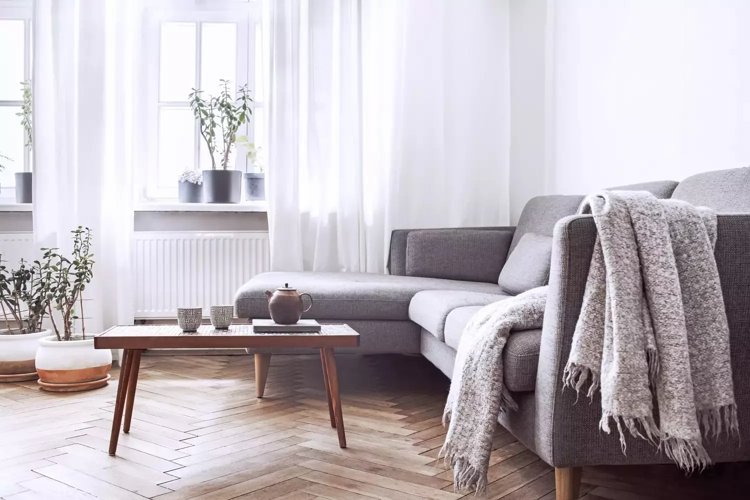 25 Beautiful Minimalist Home Decor Ideas That Transform Your Space 7 Favor Clean Lines