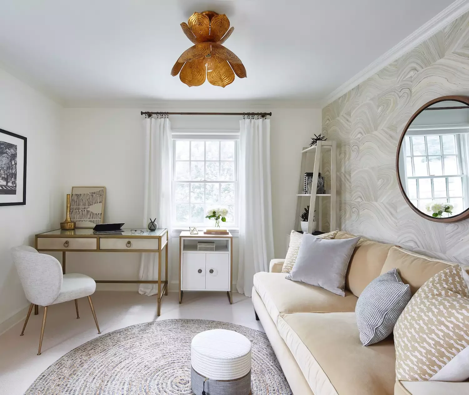 28 Multi-Purpose Office Guest Room Ideas to Create Your Perfect Hybrid Space 6 Favor a Pull-Out Sofa