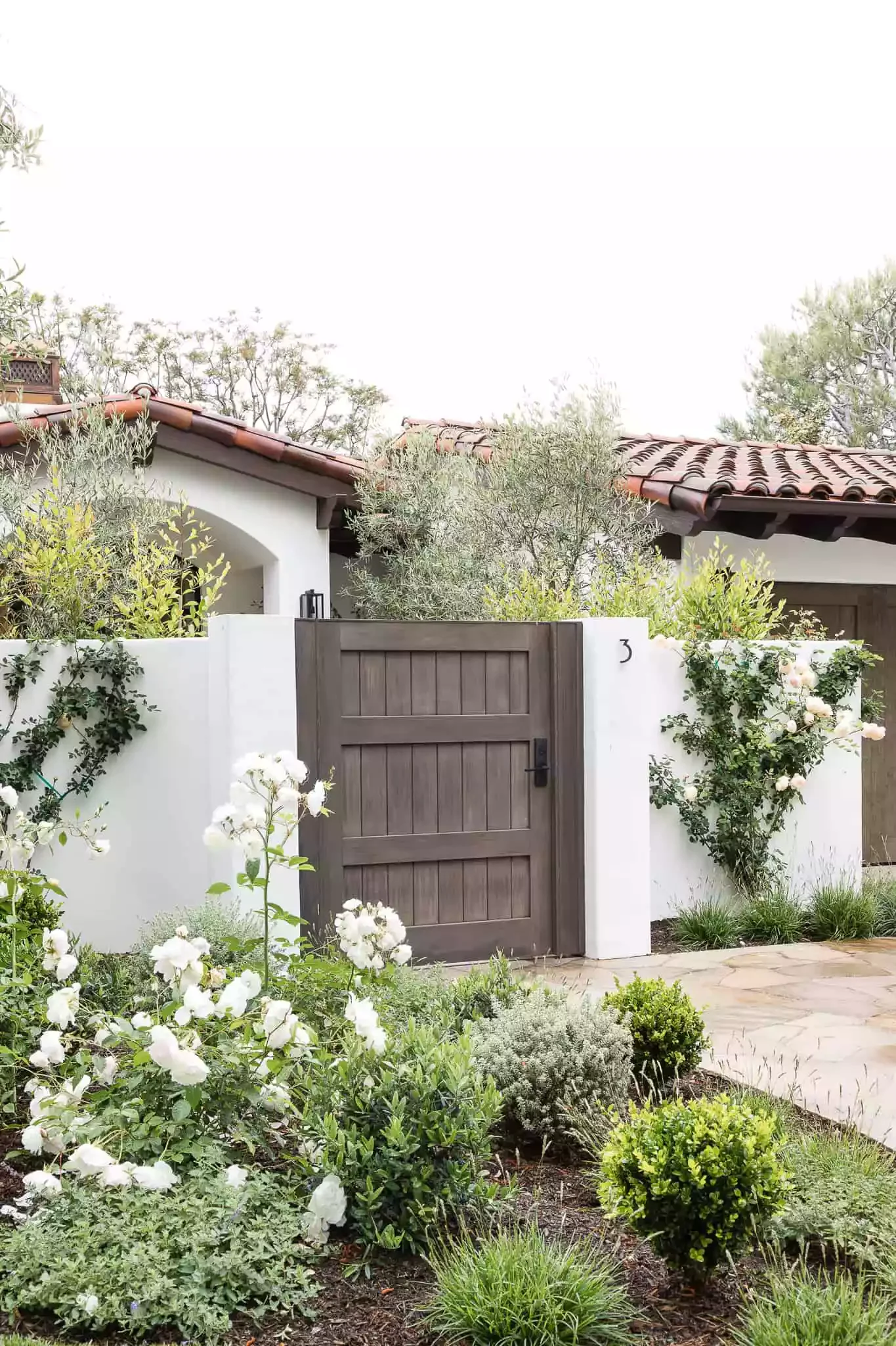 34 Stunning Front Yard Flower Bed Ideas That Will Transform Your Curb Appeal 4 Feature Bushes and Flowering Shrubs