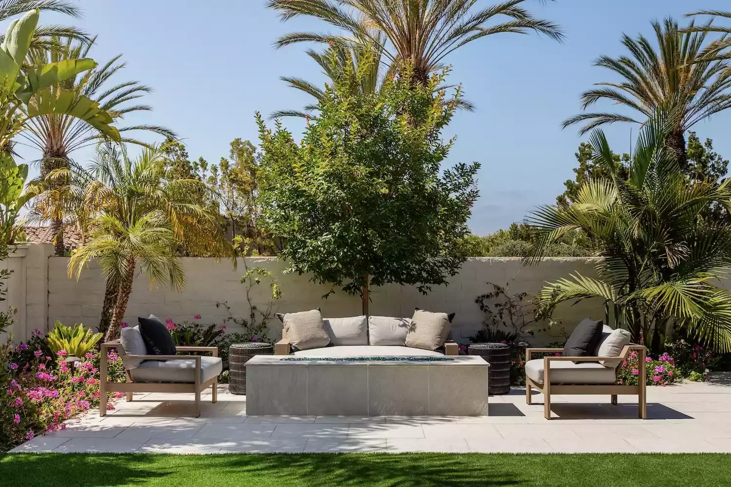 25 Amazing Backyard Transformations That'll Make Your Neighbors Totally Jealous 12 Fire Pit Patio