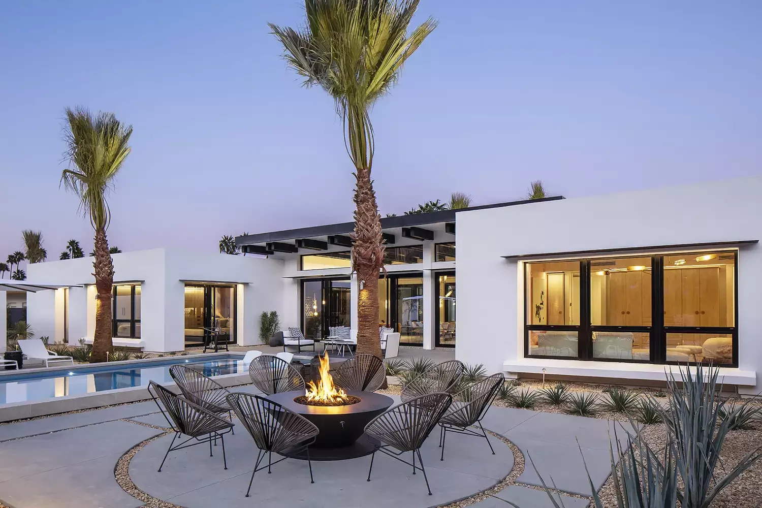 25 Stunning Fire Pit Landscaping Ideas That Transform Your Backyard Into an Entertainment Paradise 16 Fire Pit With Xeriscaping