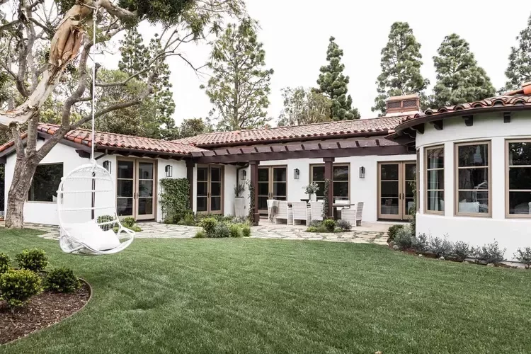 27 Gorgeous Garden Pathway Ideas to Transform Your Outdoor Space Flagstone Patio and Walkway