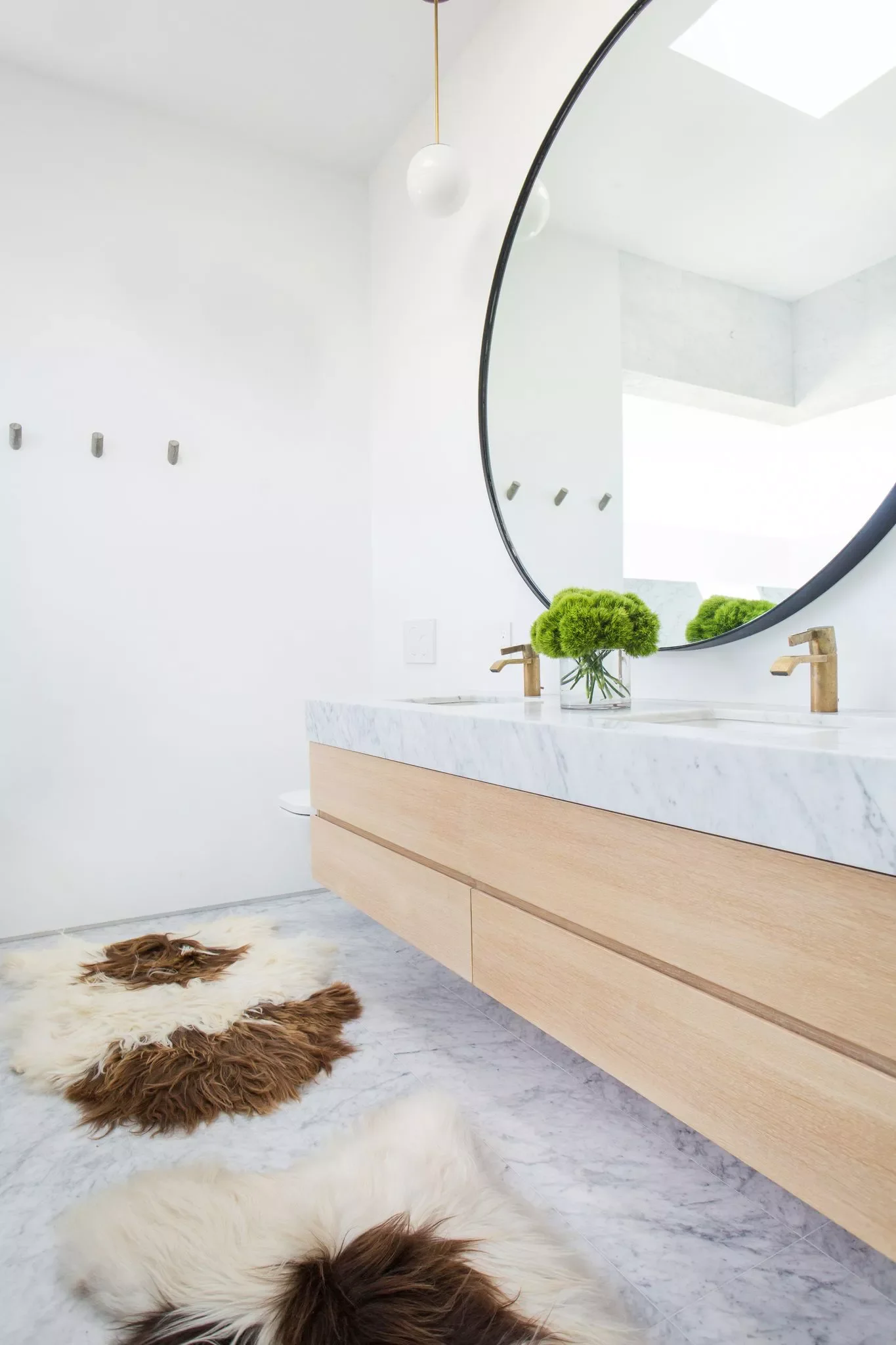 25 Stunning Bathroom Cabinet Ideas to Transform Your Space 6 Float Them
