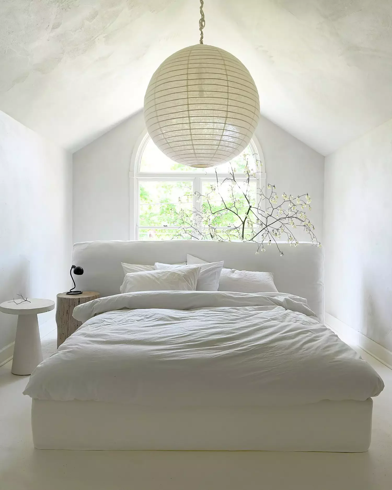 52 Clever Small Bedroom Ideas That Maximize Every Square Inch 24 Float the Bed