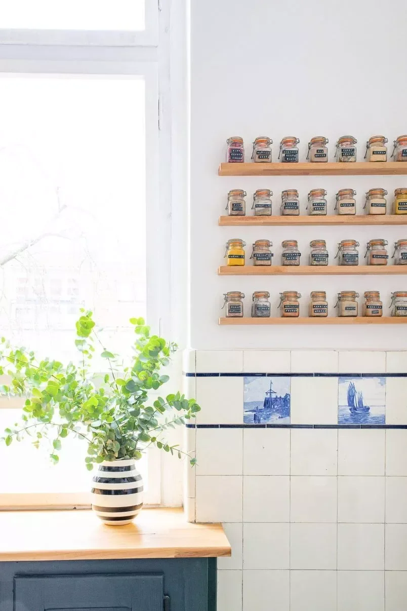 20 Creative DIY Spice Storage Solutions to Transform Your Kitchen Organization Floating Spice Rack