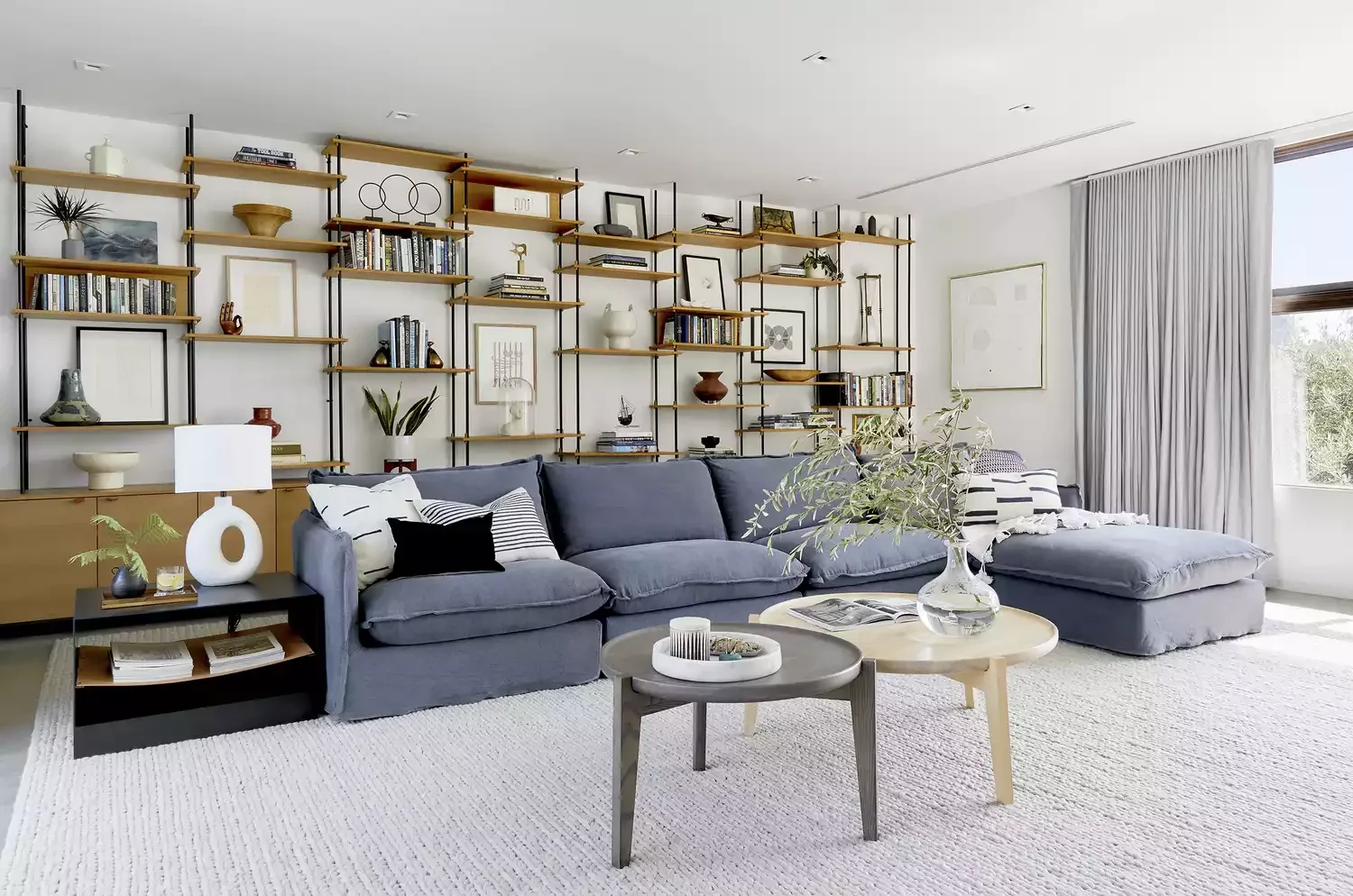 12 Classic Living Room Arrangements That Never Go Out of Style Focal Point Layout