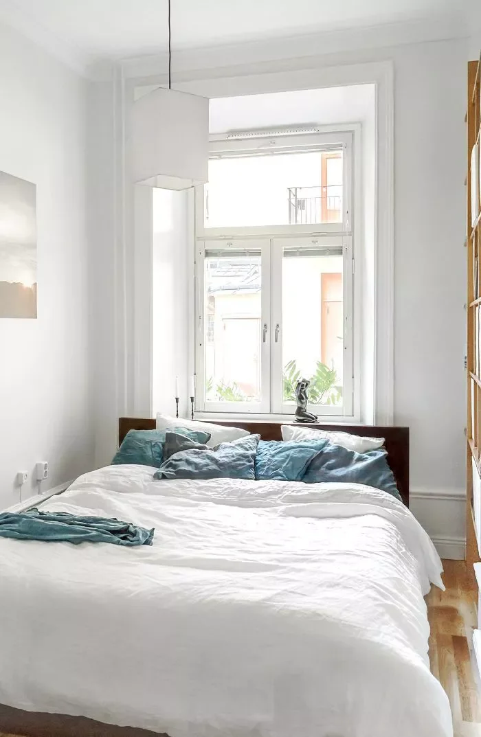 40 Modern Bedroom Ideas That Will Wake Up Your Space 34 Focus on Layout