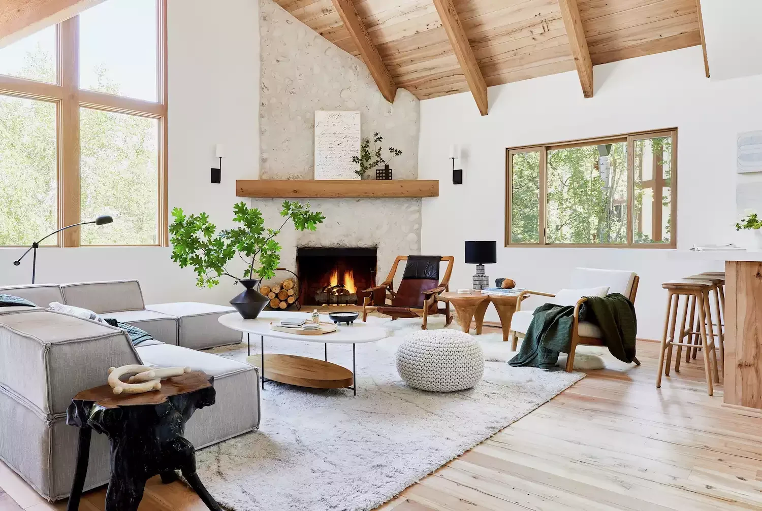 45 Modern Rustic Living Room Ideas That Will Transform Your Space 7 Focus on a Light Palette