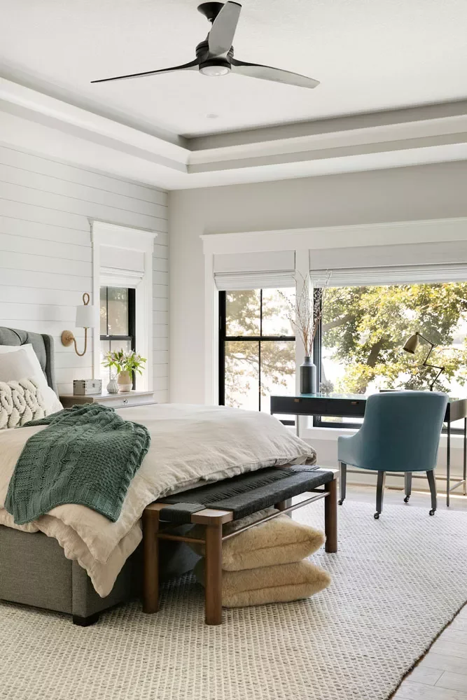 45 Bedroom Office Ideas to Perfect Your Work-Life Balance 29 Focus on the View