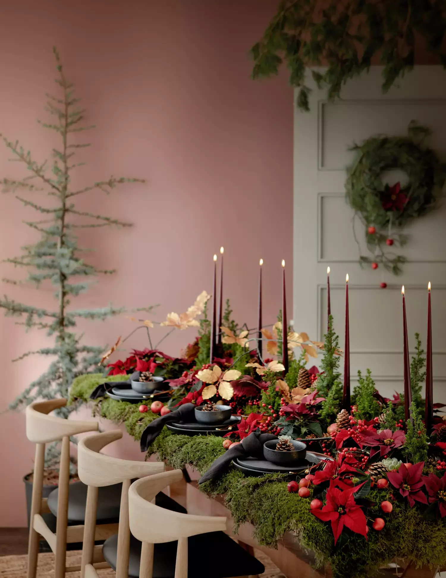 21 Stunning Poinsettia Display Ideas to Transform Your Holiday Home 19 Foraged Flower Arrangment