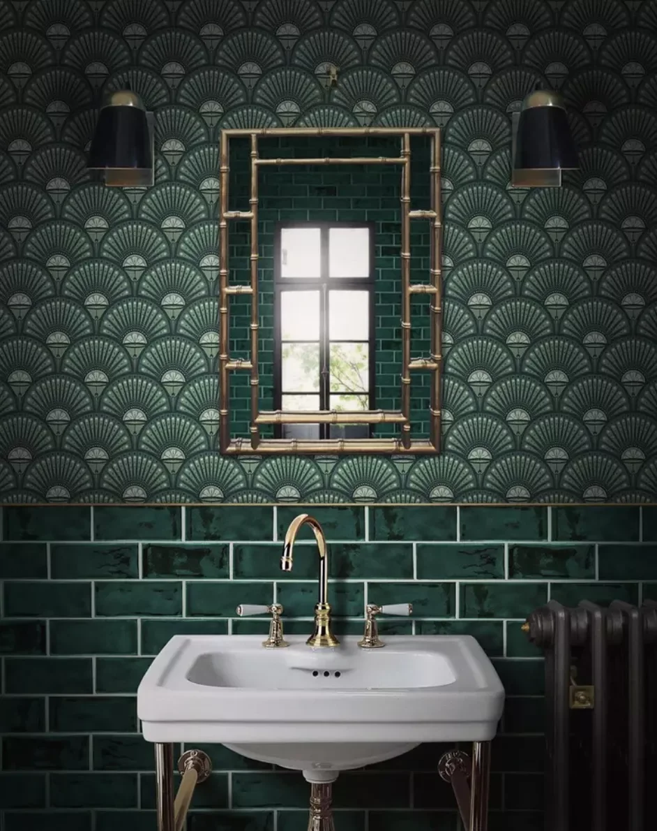 32 Stunning Green Accent Wall Ideas That'll Transform Your Space 17 Forest Green and Gold Accent Wall