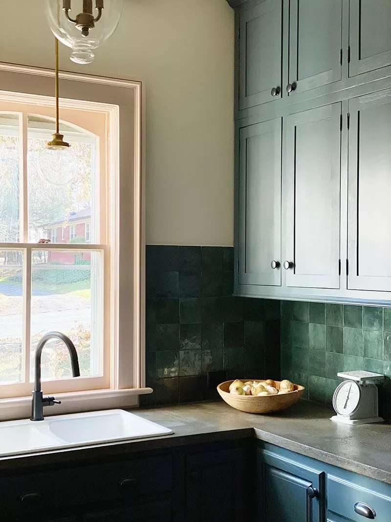 12 Stunning Green Kitchen Paint Ideas That Will Transform Your Space 13 Forest Green