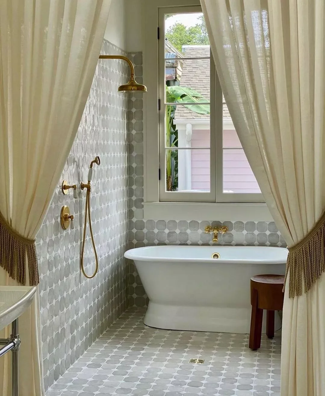 20 Creative Ways to Combine Your Bathtub and Shower in One Space 7 Frame It With Two Curtains