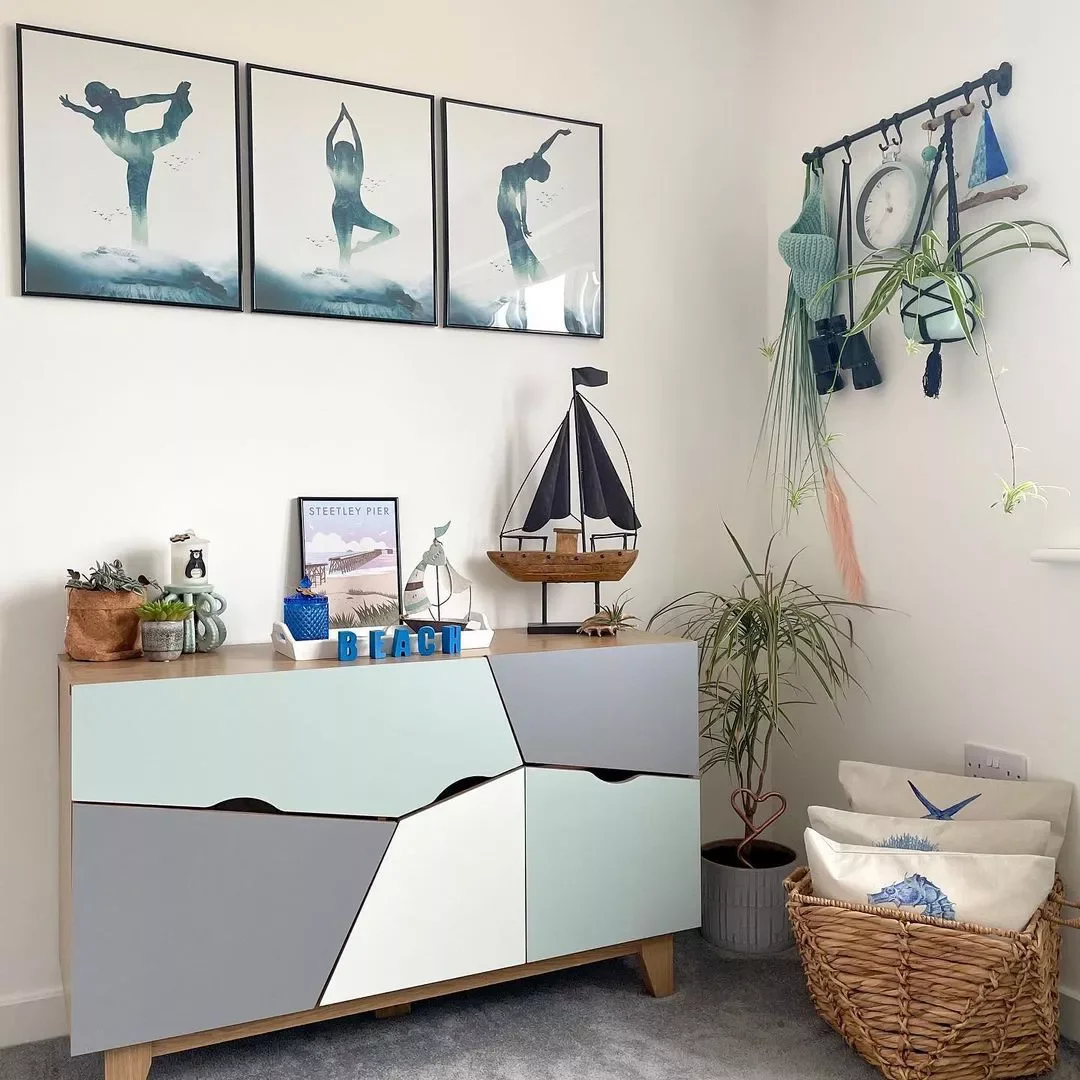 35 Stunning Beach-Inspired Bedroom Ideas That'll Transform Your Space 13 Frame Some Calming Photos