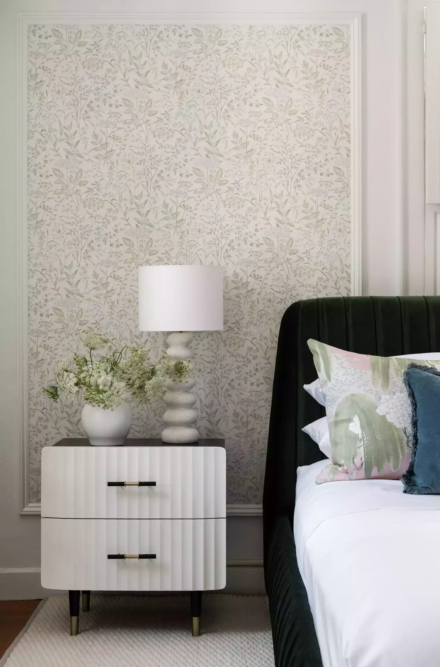 77 Bedroom Design Ideas That Perfectly Balance Personal Style and Sophistication Frame a Wallpaper Panel