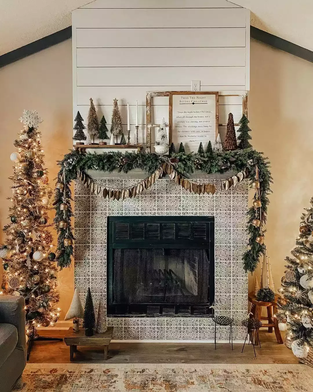 32 Stunning Christmas Wall Decorating Ideas to Transform Your Home Into a Holiday Haven 11 Framed Christmas Poem