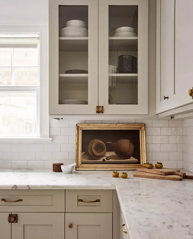 37 Timeless Traditional Kitchen Designs That Create the Perfect Cozy Home 10 Framed Painting