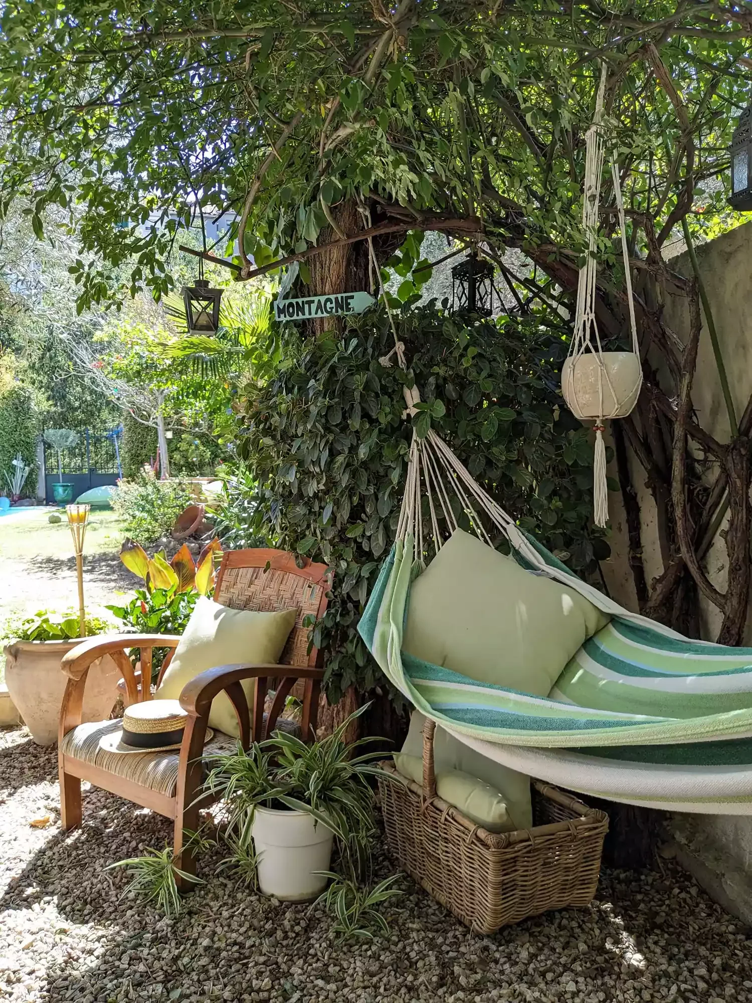 29 Stunning Backyard Hammock Ideas to Create Your Perfect Relaxation Retreat 17 French Country Galore