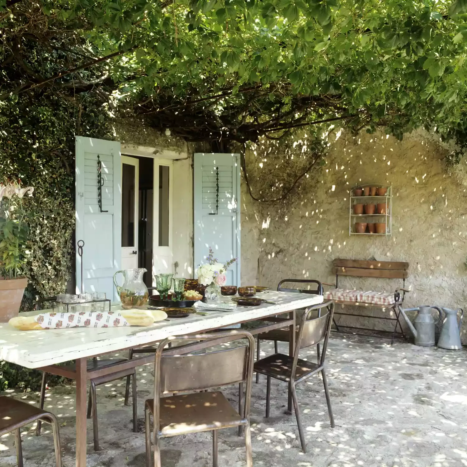 52 Beautiful Courtyard Ideas That Transform Your Outdoor Living Space French Courtyard