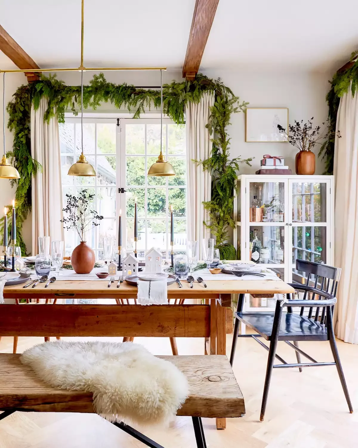 61 Stunning DIY Christmas Garland Ideas to Transform Your Holiday Decor 42 French Doors Garland