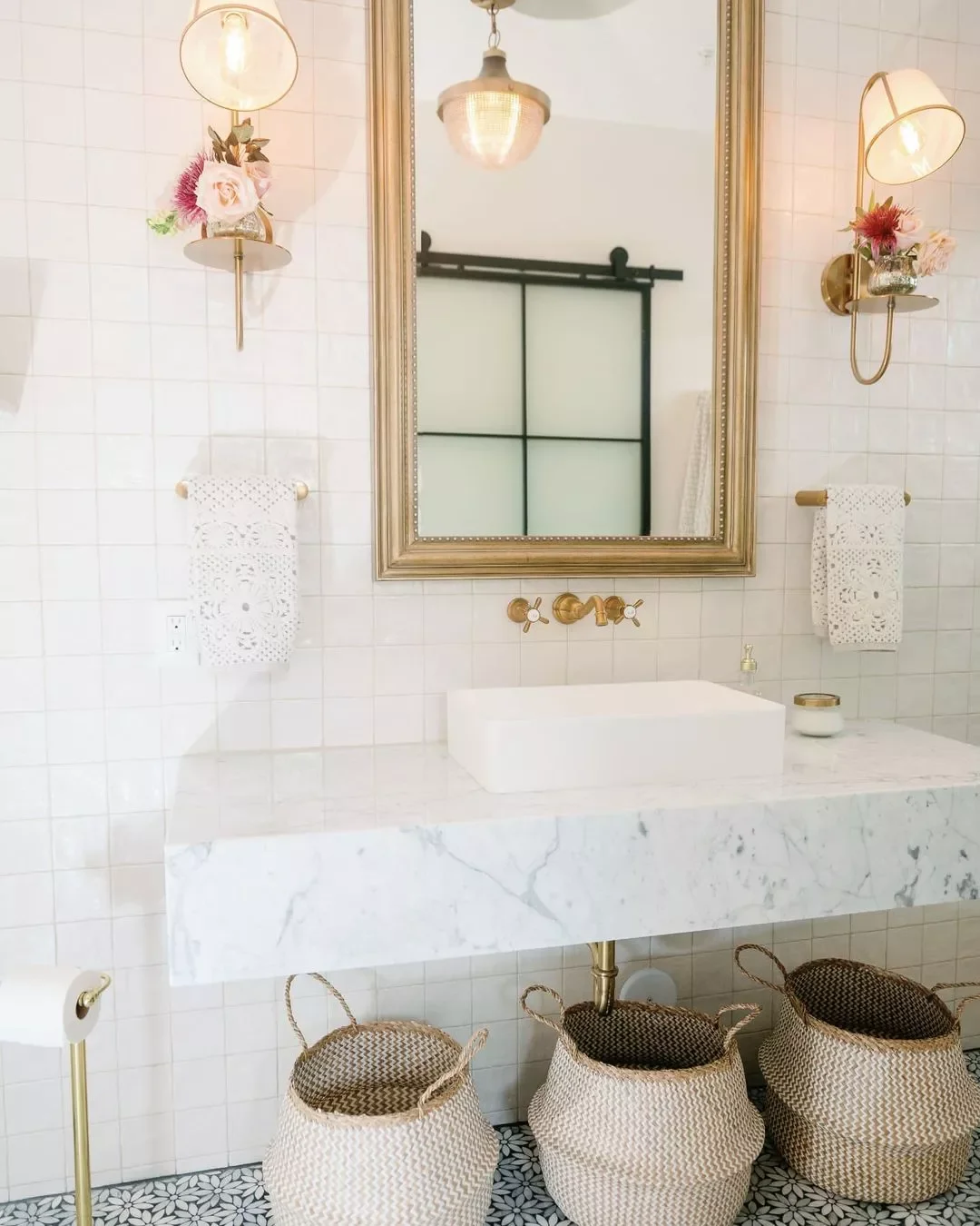74 Amazing Bathroom Decorating Ideas That Will Transform Your Space 16 Fresh Florals