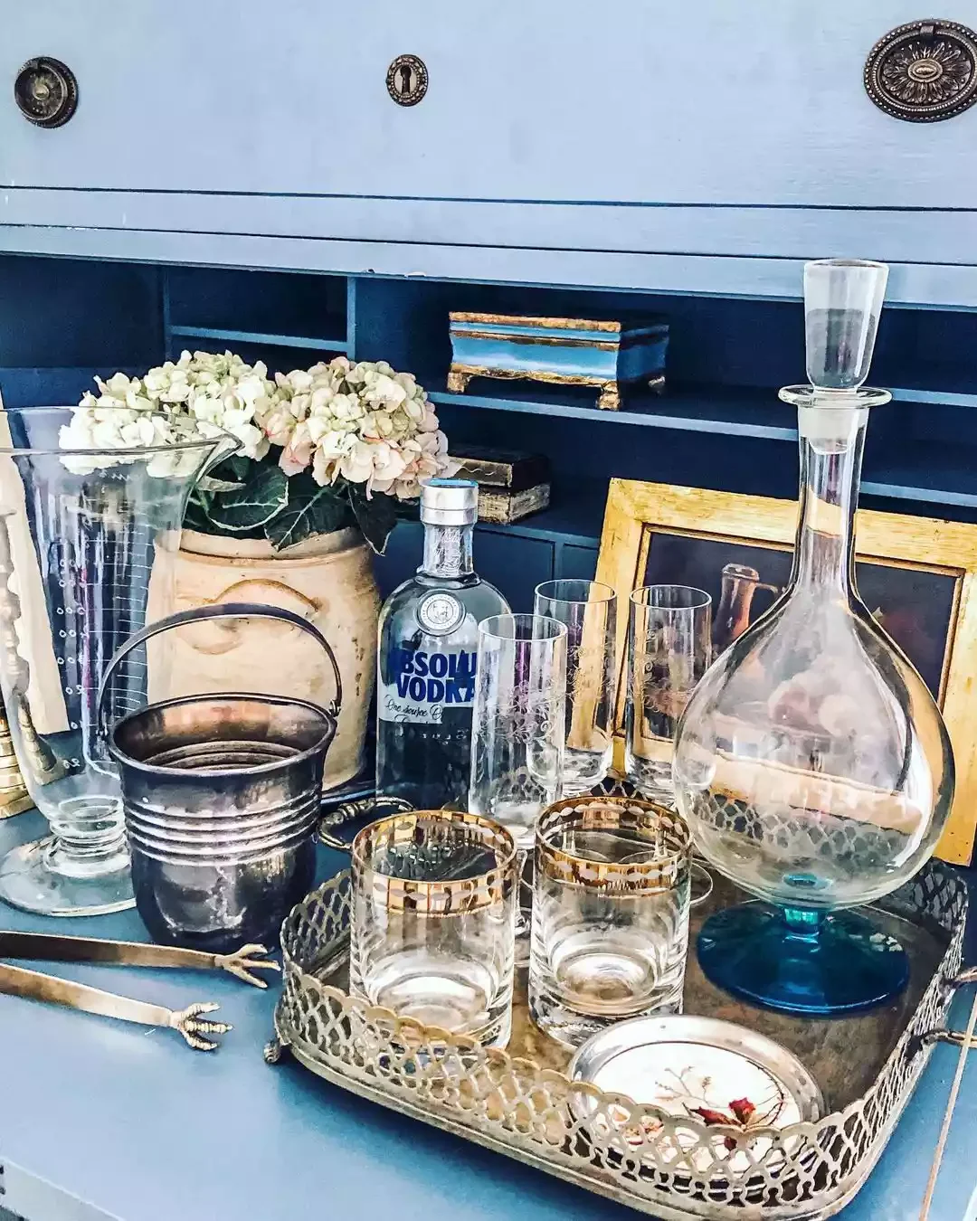36 Creative Mini Bar Ideas to Transform Any Space Into Your Personal Cocktail Haven 30 From Work to Play