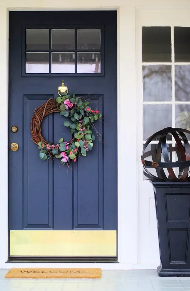 47 Fresh Spring Decorating Ideas to Welcome the New Season 38 Front Door Wreath