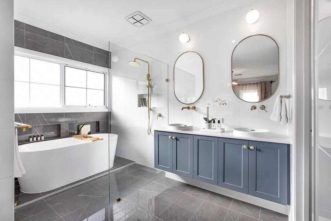 20 Creative Ways to Combine Your Bathtub and Shower in One Space 19 Frost the Windows