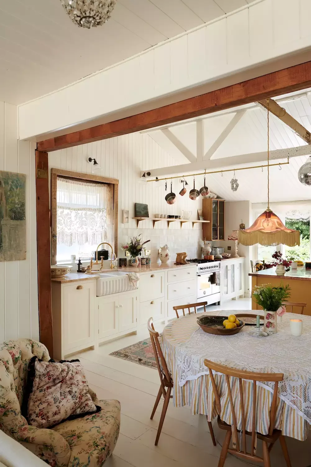 36 Eclectic Kitchen Ideas That Create Character Yet Stay Timeless Furnish With Antiques