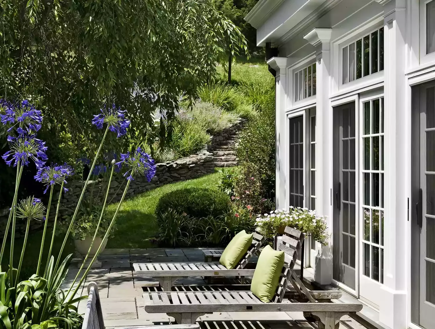 54 Small Patio Ideas That Will Transform Your Outdoor Space Furnish With Lounge Seating