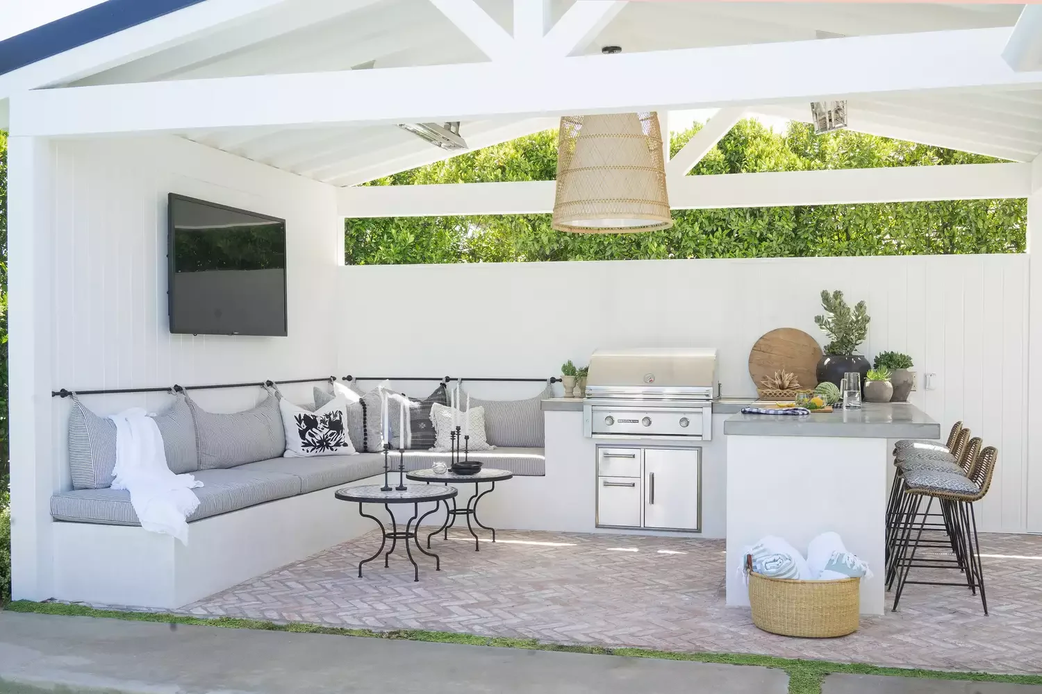 28 Stunning Porch Ceiling Designs That Will Transform Your Outdoor Space 20 Gable Farmhouse Porch Roof