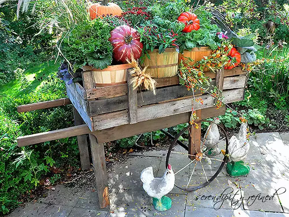 15 Creative Ways to Transform Wooden Pallets Into Stunning Garden Decor 8 Garden Cart