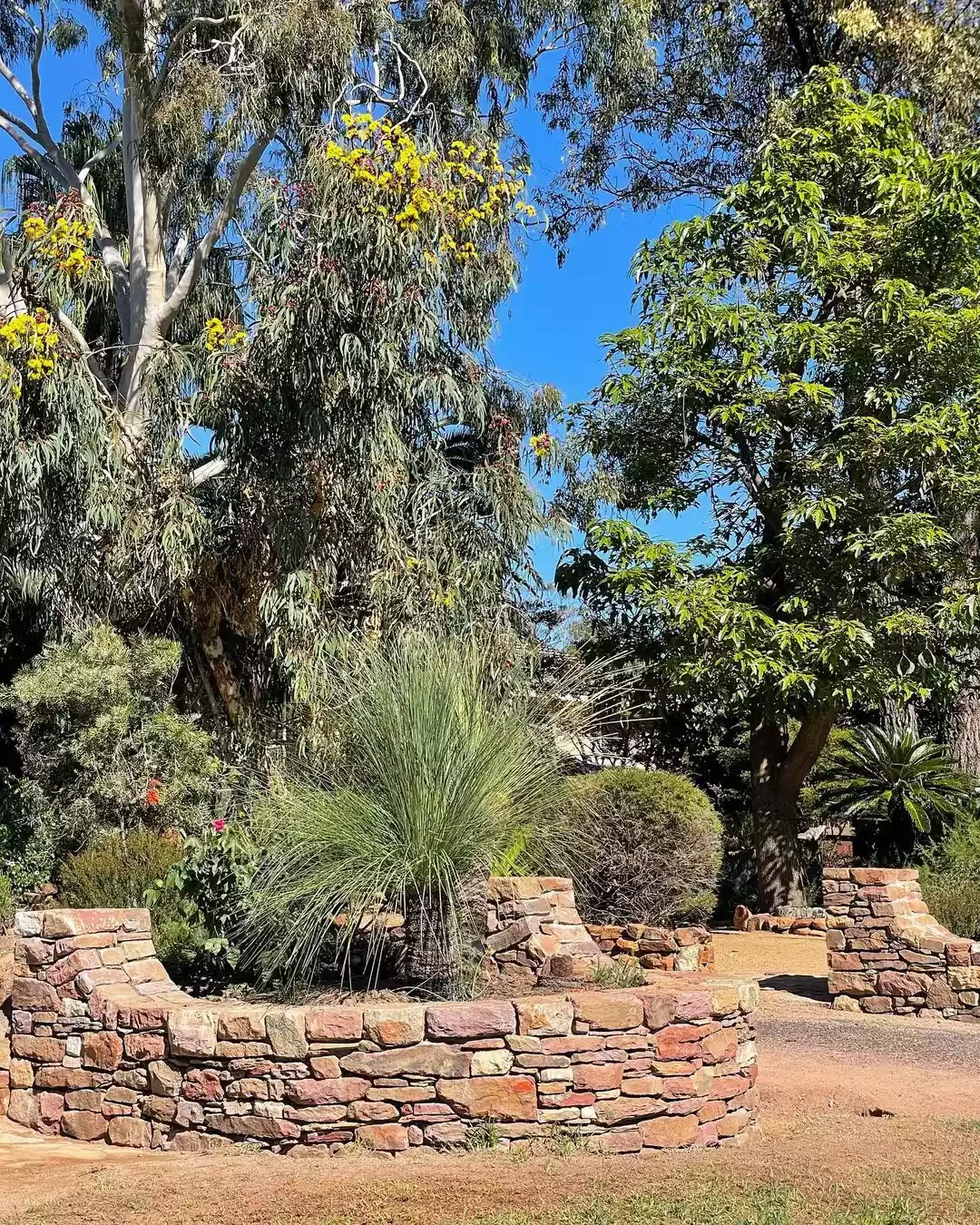 Garden Wall With Quarter Pipes