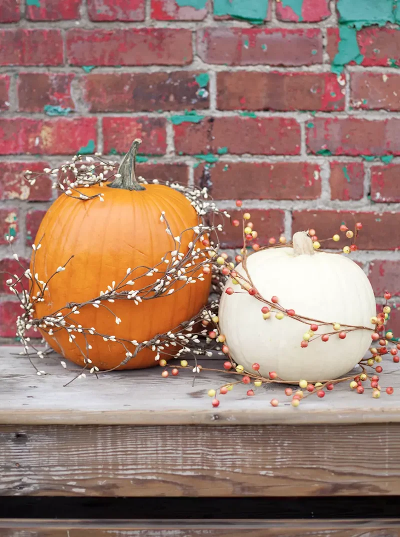 90 Creative Halloween Pumpkin Decorating Ideas to Try This Season 11 Garland Pumpkin