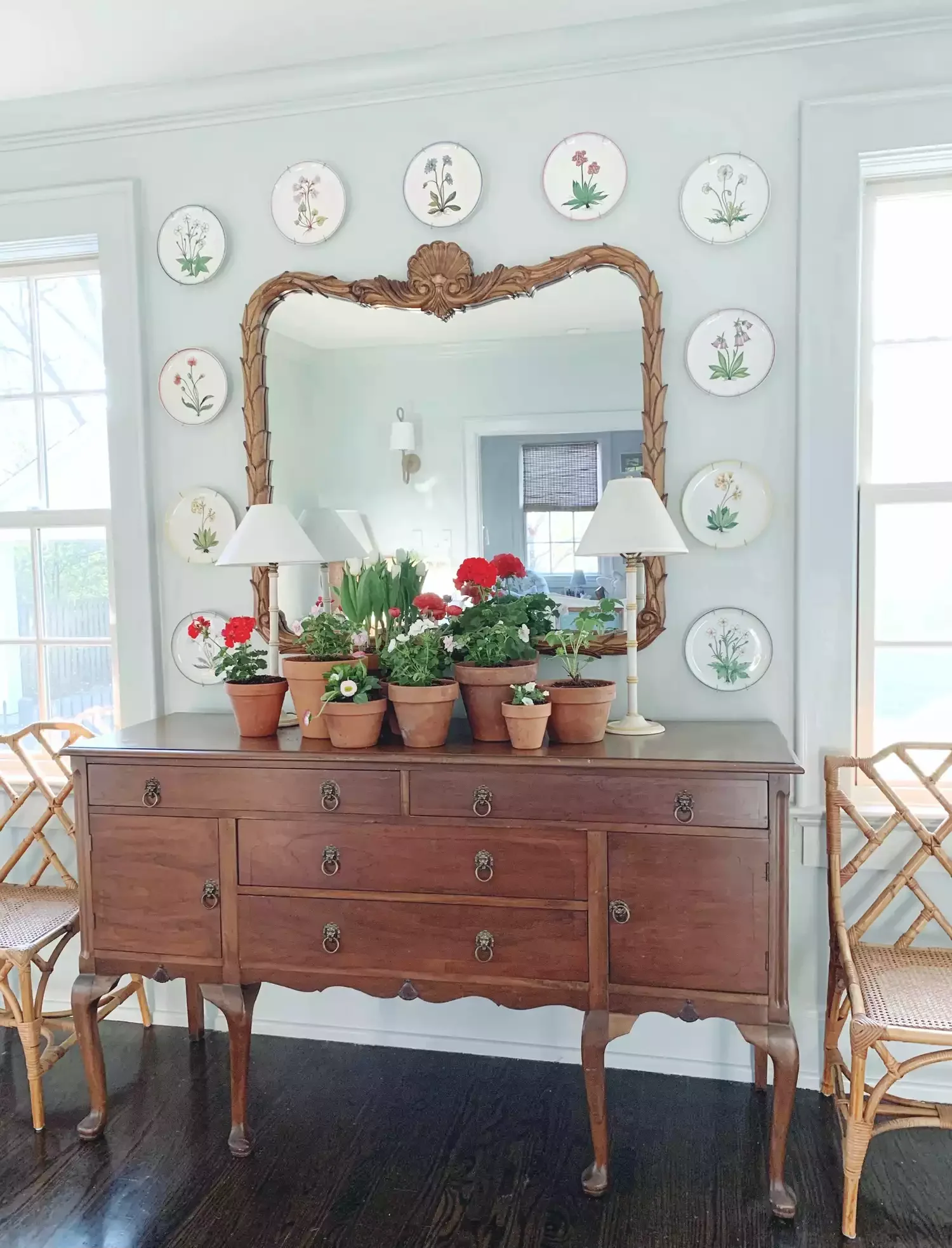 25 Stunning Vintage Living Room Ideas That Never Go Out of Style 26 Get Experimental