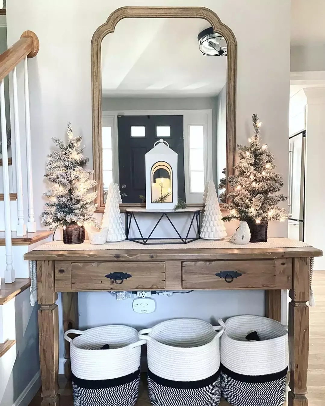 30 Beautiful Modern Farmhouse Entryway Ideas to Create a Stunning First Impression Get Festive