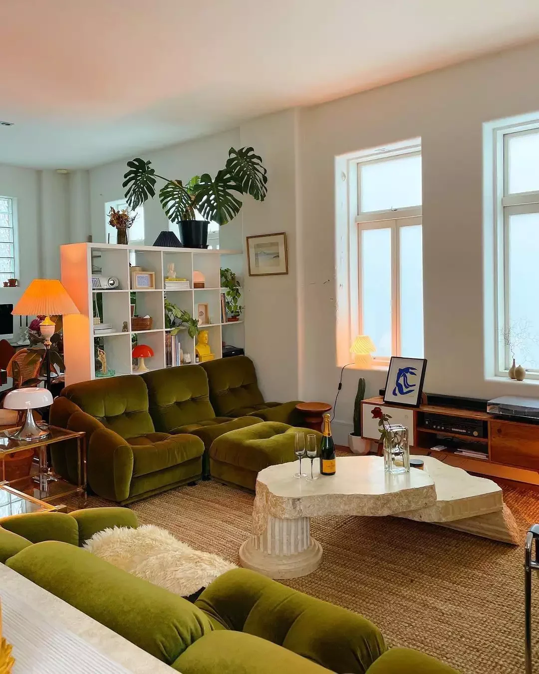 9 Stunning Ways to Style Your Emerald Green Sofa in the Living Room Get Glowy