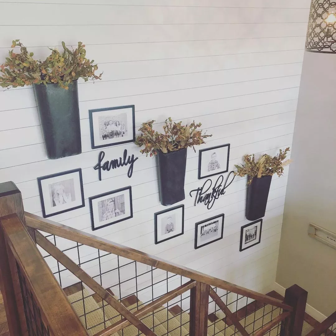 25 Charming Farmhouse Stair Railing Ideas to Transform Your Home 26 Get Inspired by Chicken Wire