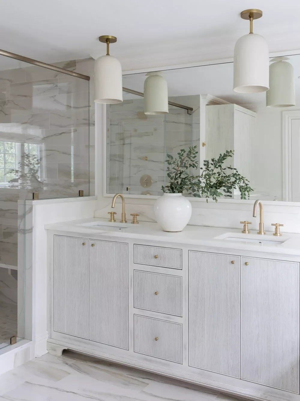 25 Stunning Double Vanity Ideas That Will Transform Your Bathroom 26 Get Into the Groove