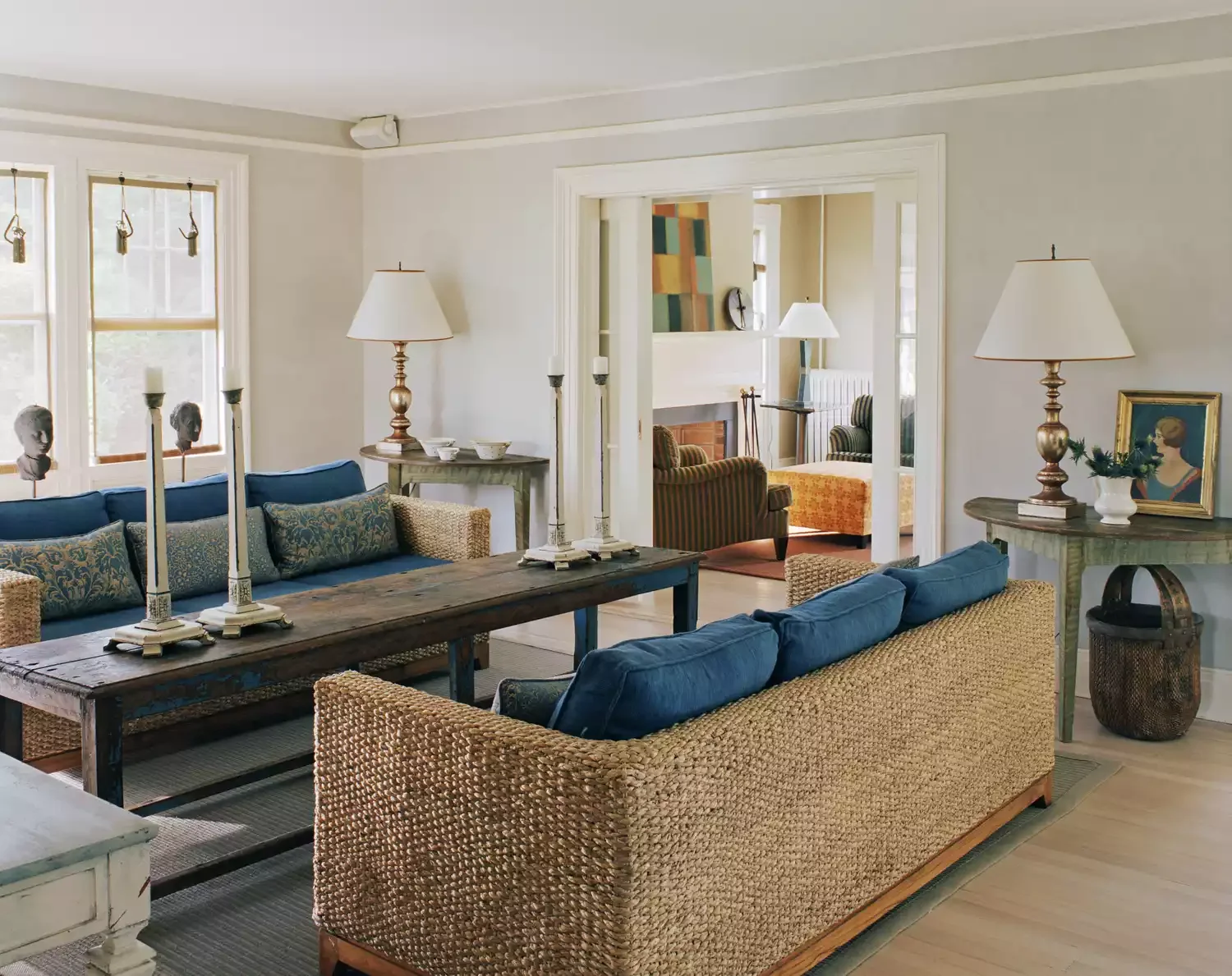 38 Charming Coastal Farmhouse Decorating Ideas to Transform Your Home 12 Get a Large Coffee Table
