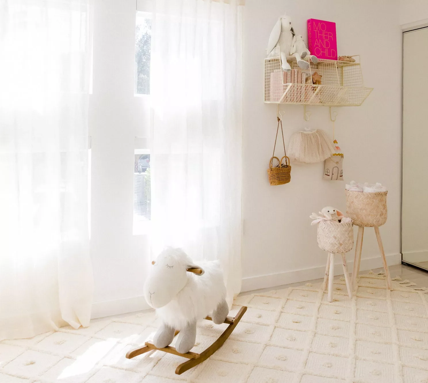 15 Tiny Nursery Ideas That Maximize Small Spaces Get the Hook Up