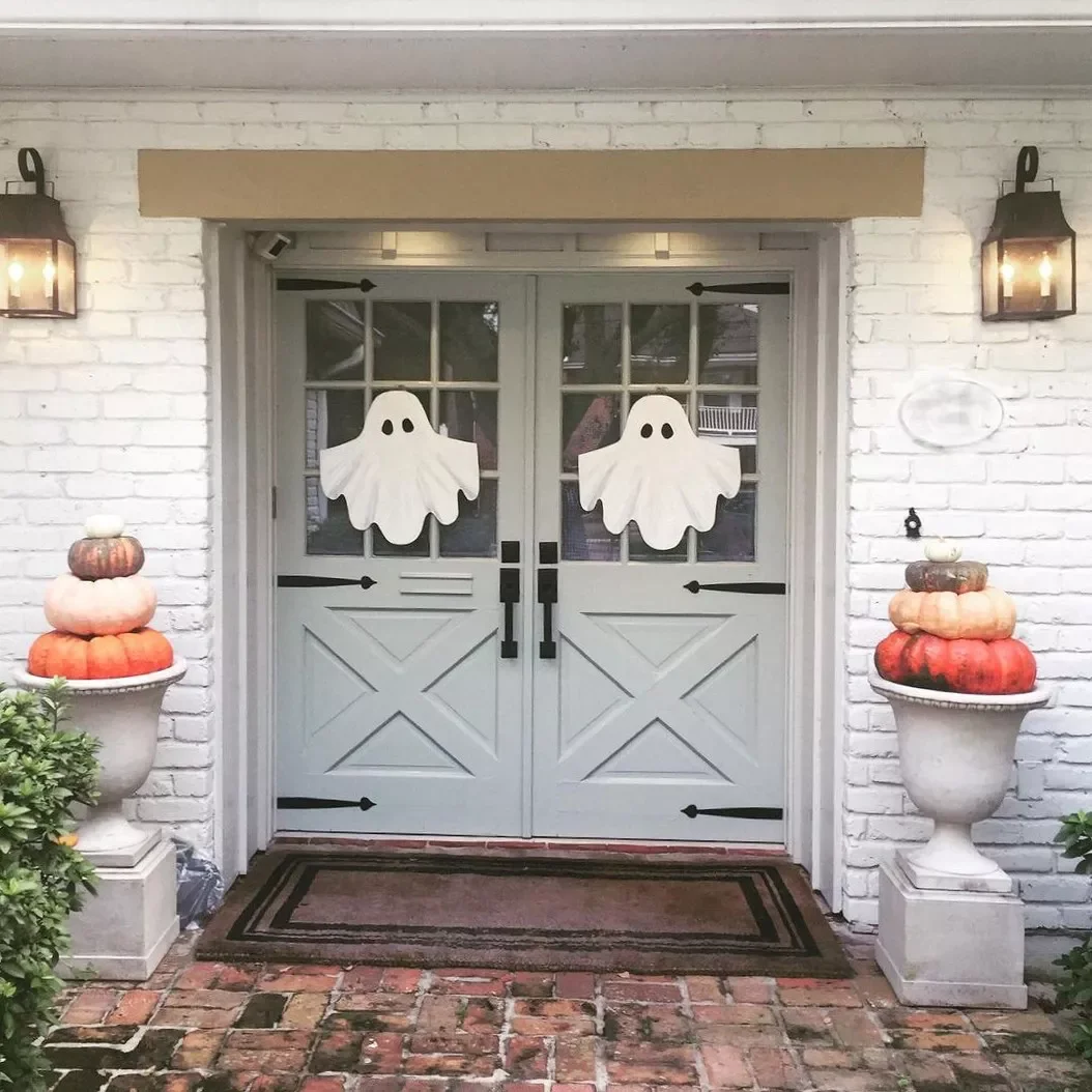 42 Quick Halloween Door Decorations You Can Create in Under an Hour 15 Ghost Door Decoration