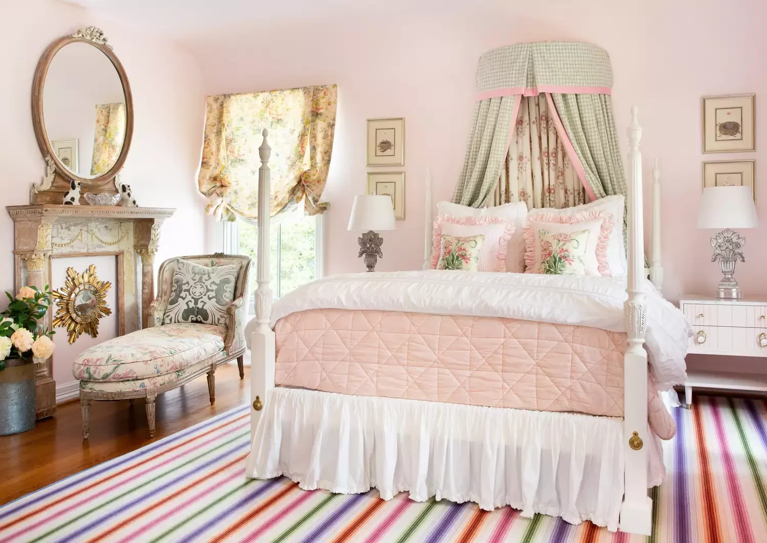 22 Cozy Bedroom Seating Ideas That Will Transform Your Sleep Space 20 Give Kids the VIP Treatment