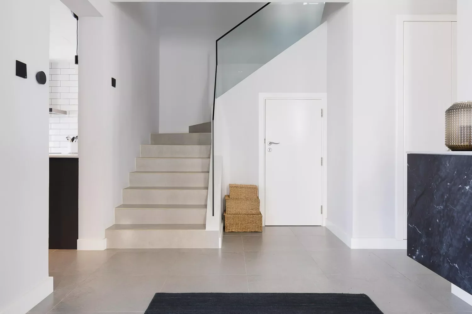 26 Contemporary Staircase Designs That Will Transform Your Home's Style 9 Glass Staircase Guardrail