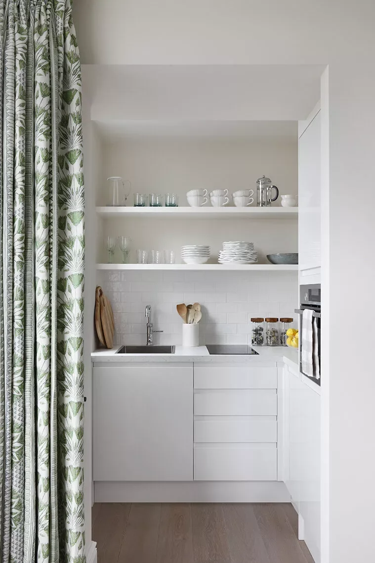 37 White Backsplash Ideas That Transform Any Kitchen Style Glossy White Tile