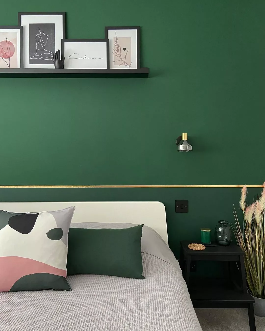 33 Stunning Dark Green Bedroom Ideas That Will Transform Your Space 21 Go Abstract