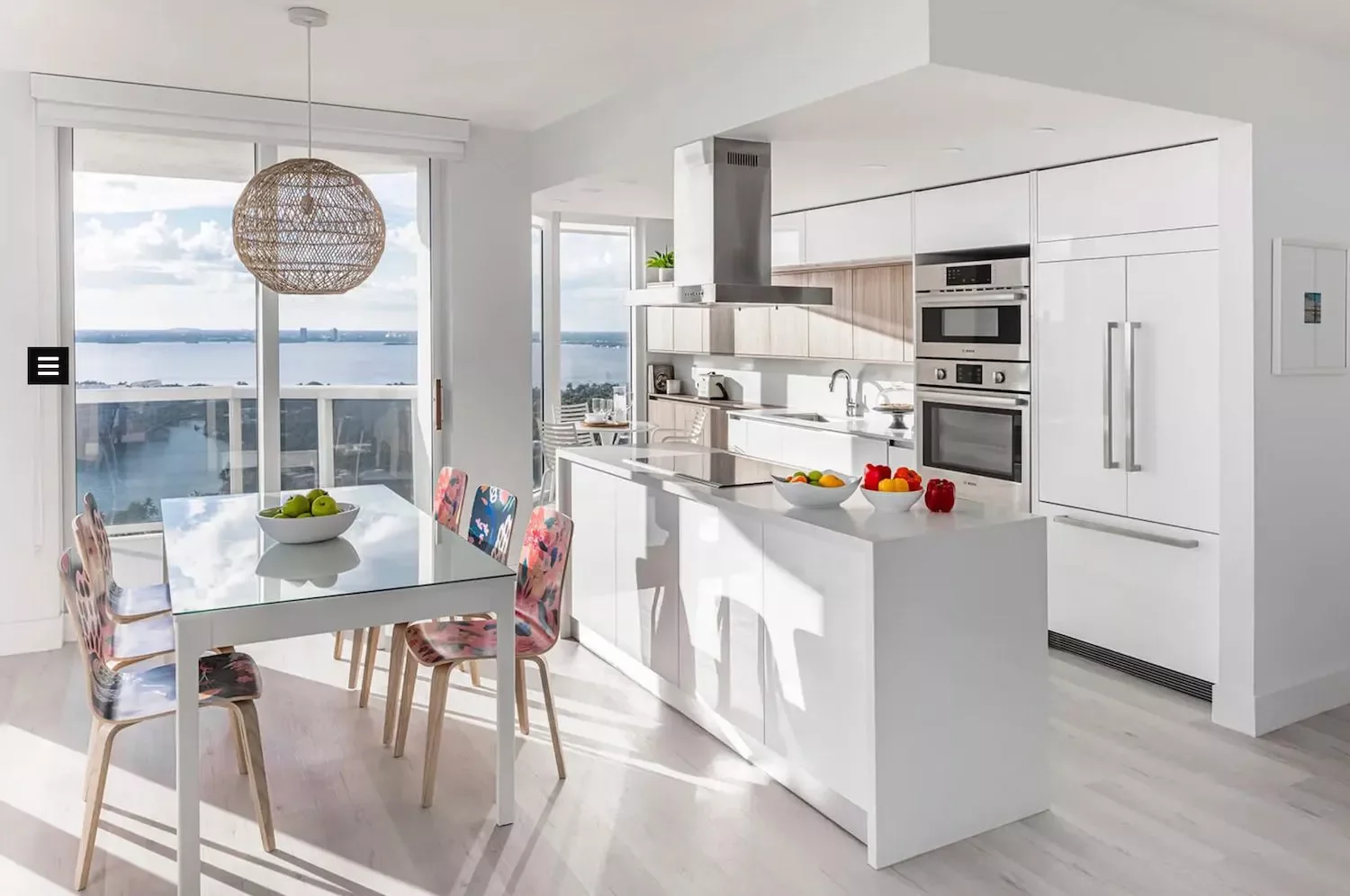 20 Beautiful Coastal Kitchen Designs That Will Transform Your Home 10 Go All-White